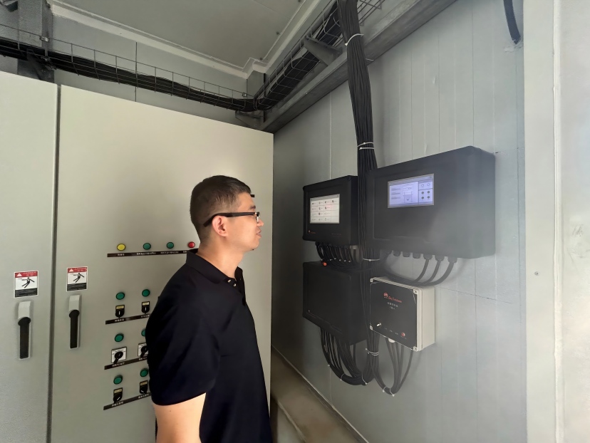 Poultry farm alarm controller